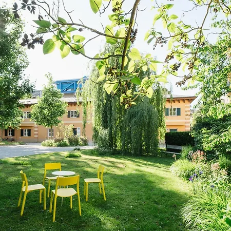 Flat By Grazrentals With Garden View & Parking Included * Graz