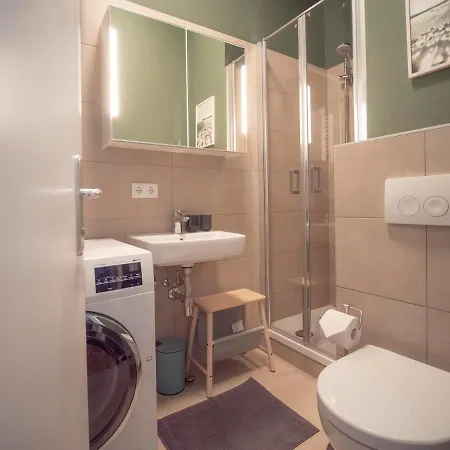 Flat By Grazrentals With Garden View & Parking Included Apartment *