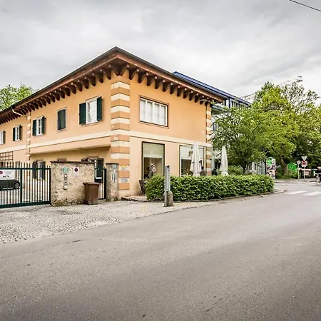Apartment Flat By Grazrentals With Garden View & Parking Included Graz